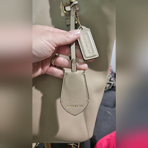 COACH Signature Payton Leather Zip Top Tote In Sand. - Picture 5 of 16